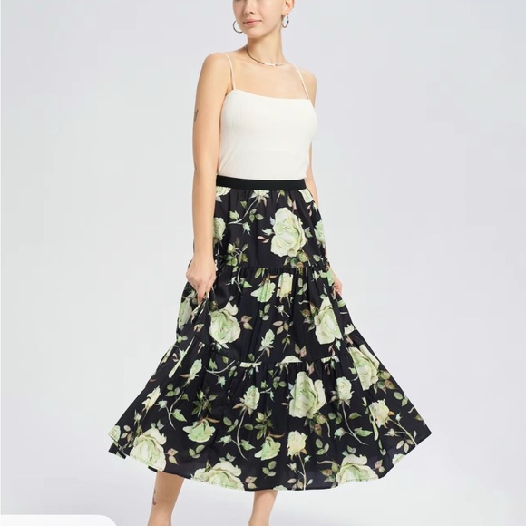 S-DEER Dresses & Skirts - Elegant Floral A-Line Skirt in Black and Cream